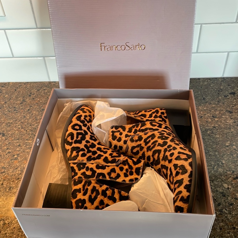 NIB Franco Sarto Richland 2 Leopard Calf Fur Animal Print Booties Boots Size 8.5 - Picture 2 of 9